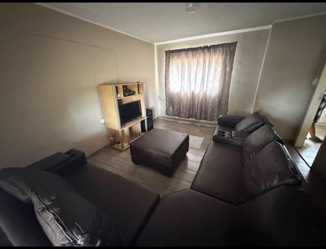8 BEDROOM HOUSE FOR SALE IN VANDERBIJLPARK CW 5
